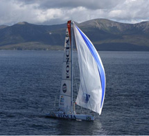 "Vendée Globe": 
salva il concorrente 
poi disalbera
