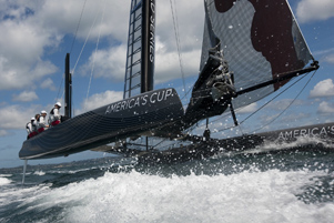 Ribaltone in Coppa America:
 sì a catamarani più piccoli