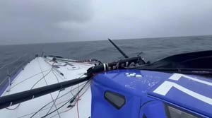 Vendée Globe: Pip Hare disalbera
