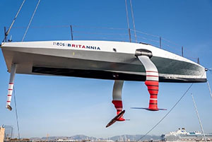Ineos Britannia vara 
la sua barca laboratorio