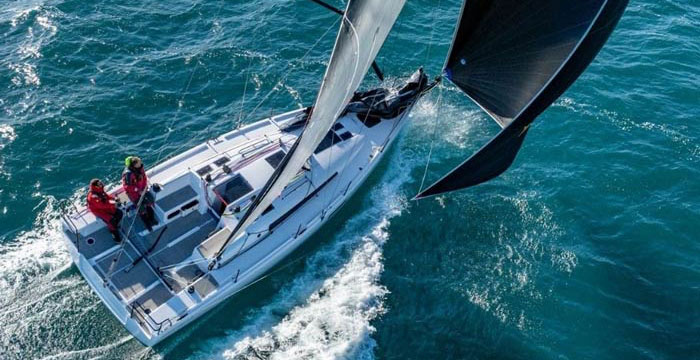 First 36 SE: protagonista in regata