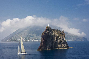 Capri Sailing Week:
start con la Volcano Race