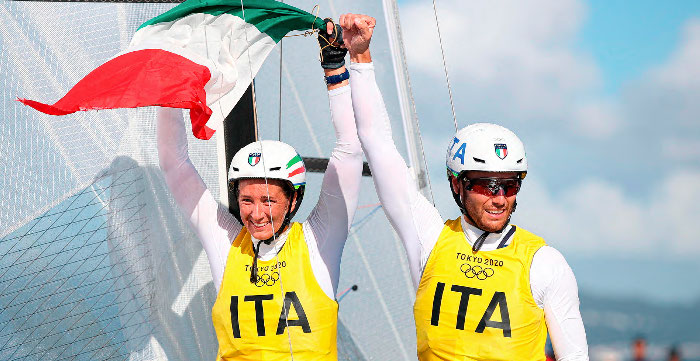La vela olimpica torna d'oro