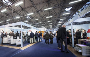 Al Seatec di Carrara
tecnica e forniture nautiche