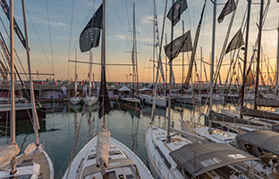 Le industrie nautiche
navigano di nuovo insieme