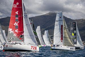 Salpa il Gran Premio d'Italia
la "lunga" della classe Mini 650