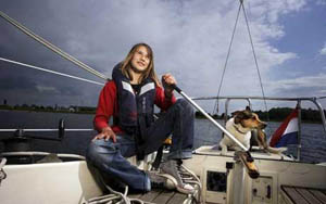 Laura Dekker: a 16 anni 
sola intorno al mondo