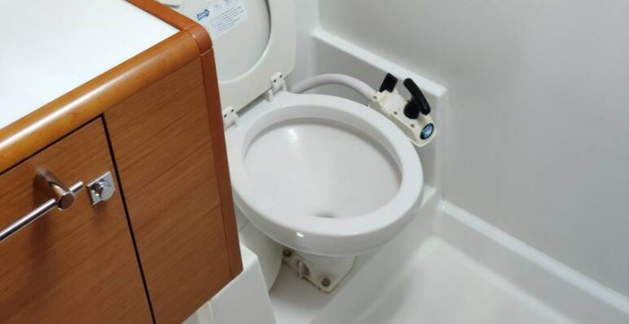 Locale WC, imputato numero uno
