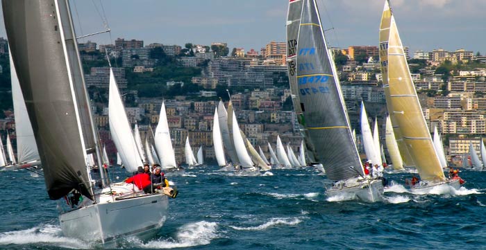 Napoli a vela insieme al Giro d'Italia