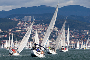 Spettacolo alla Barcolana
vince “Robertissima III”