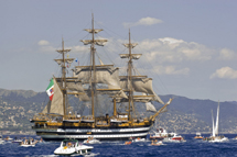 L’Amerigo Vespucci
salpa per il Mar Nero