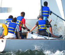 Studenti in barca a vela
celebrano Unità d’Italia