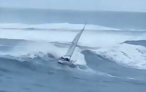 Video: barca in surf
a Santander