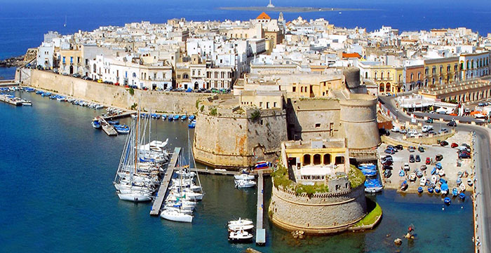 Gallipoli, l'isola artificiale