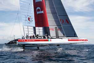 Nel primo match race
i kiwi battono "Luna Rossa"