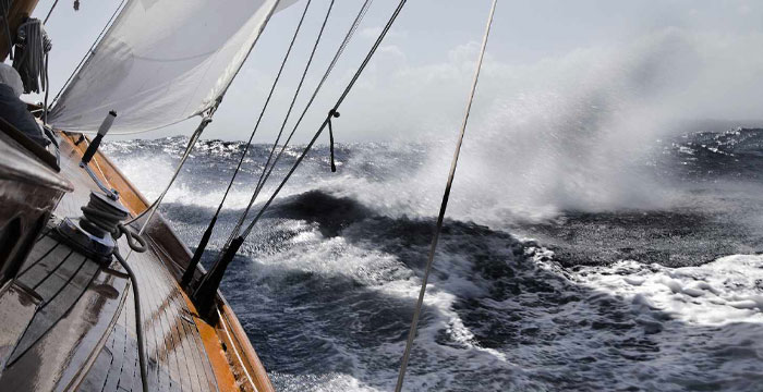 Navigare sotto raffica