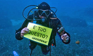 “Difendiamo il mare”
Greenpeace alza le vele