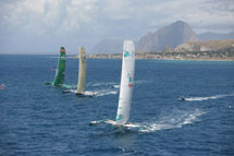 Il trimarano "Groupama 2"
vince il Trapani Grand Prix