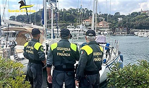 Bandiera estera fantasma
la Gdf multa 60 barche