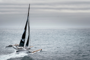 Trofeo Jules Verne:
Spindrift 2 abbandona