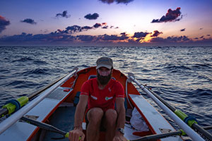 Alex Bellini sul Mekong
con una zattera a vela