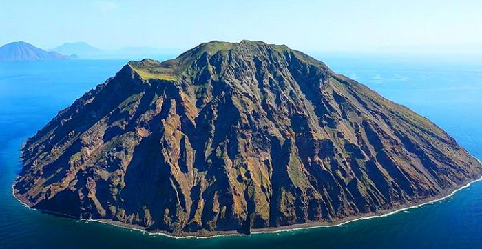 Alicudi, remota bellezza