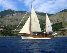 "Navigando tra le Torri Saracene"
caicchi e velieri nel Cilento
