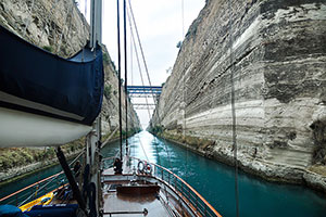 Riapre il Canale di Corinto
(ma fino a settembre)
