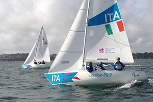 Massimo Dighe al timone
della vela paralimpica