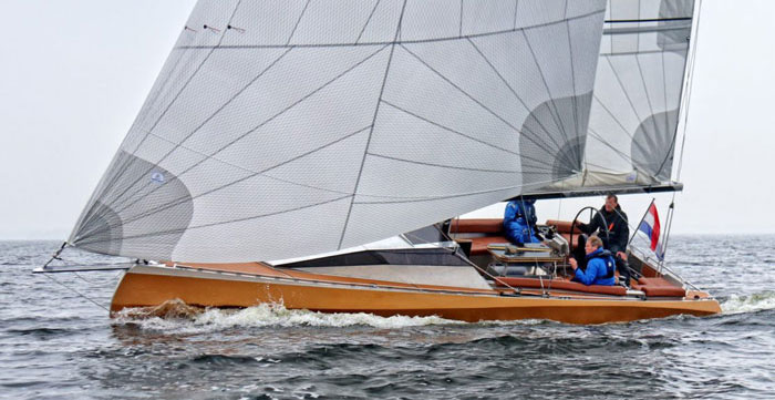 Speedlounger, il daysailer in lega